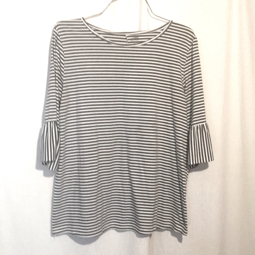 Tickled teal top with quarter ruffled sleeves size extra large